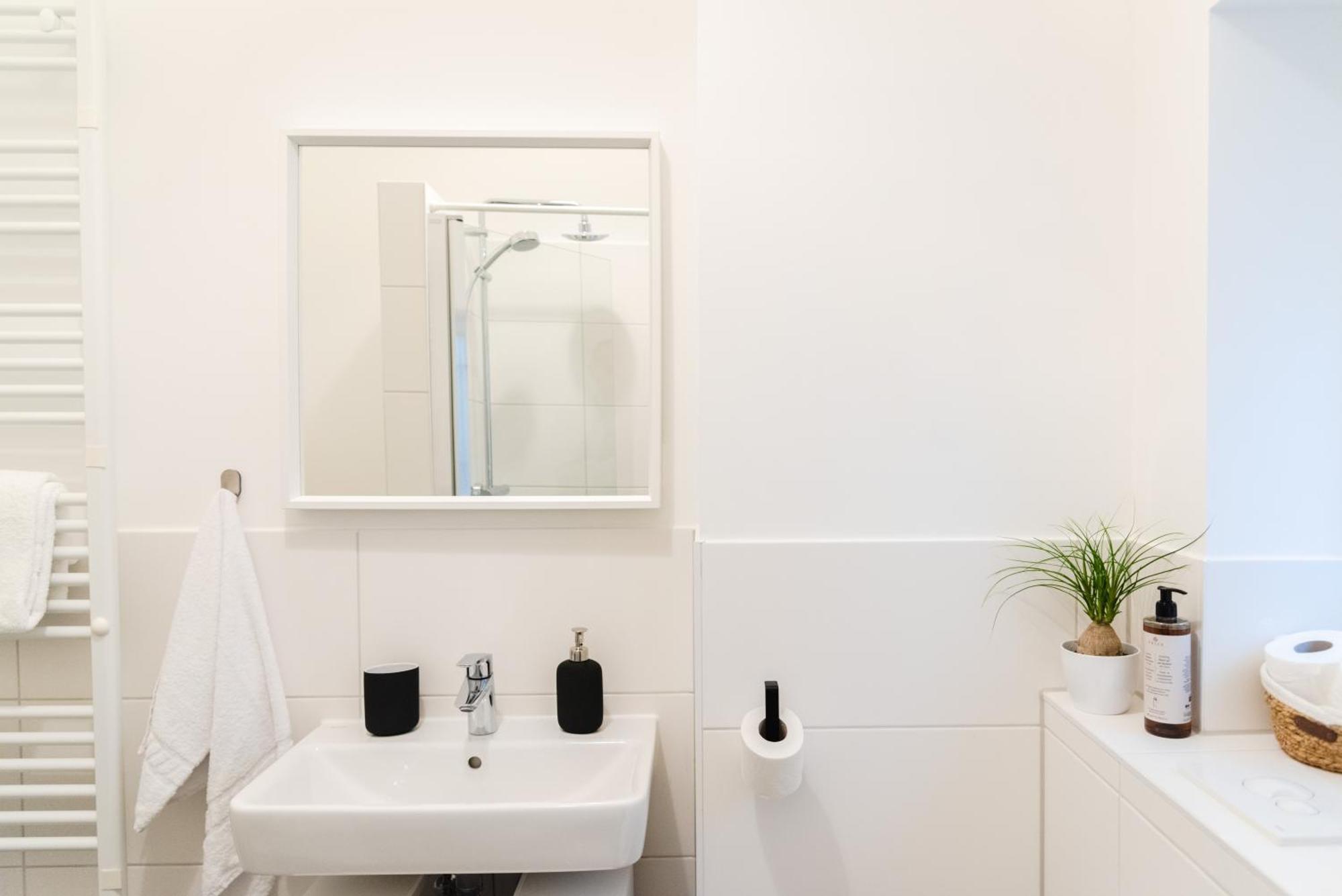 Exklusive Luxus-Unterkunft In Berlin Mitte: 2 Apartments, 130M², Designer-Moebel, Co2 Neutrale Reinigung Berlim Exterior foto